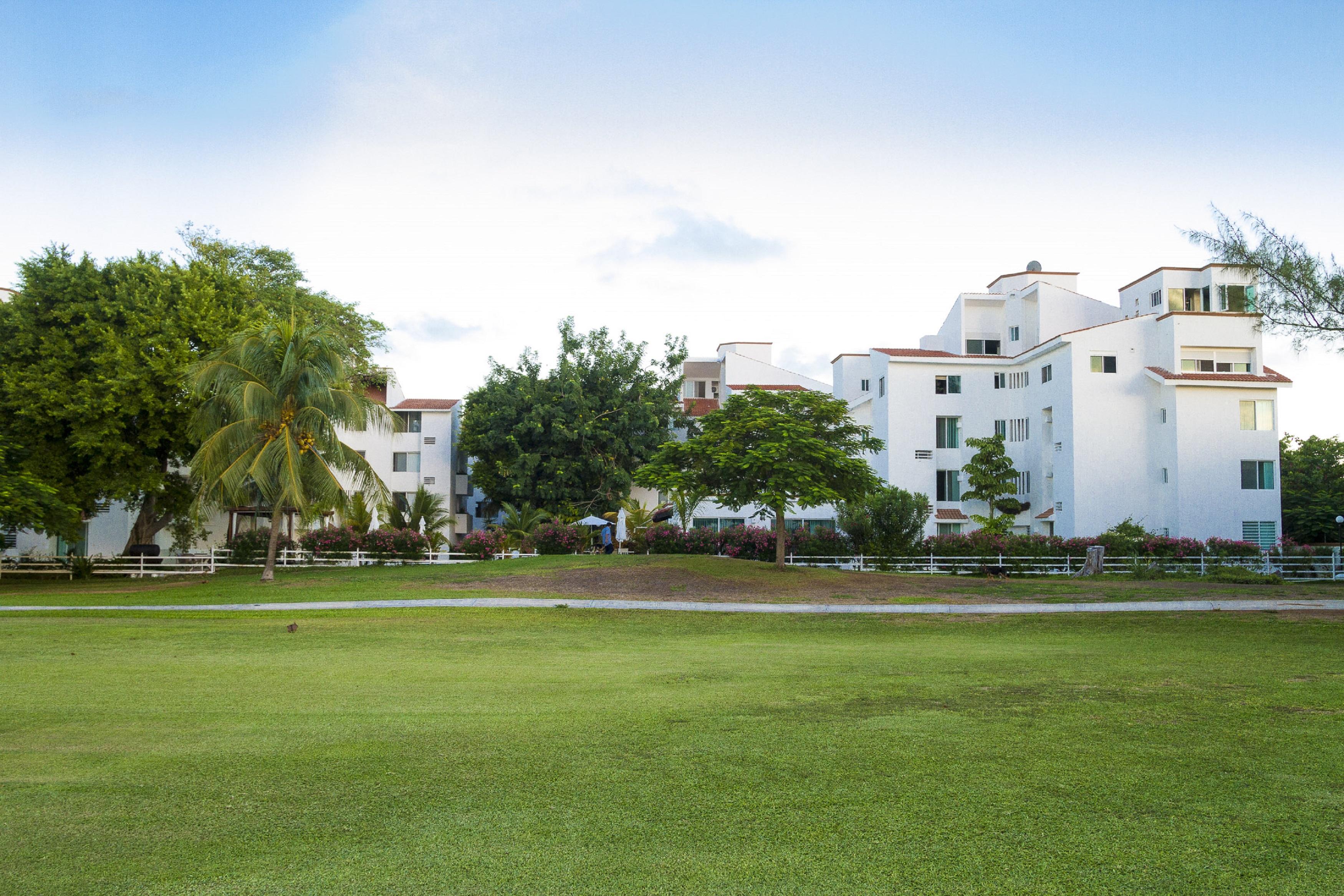 Las Gaviotas Hotel & Suites Cancún Exterior foto