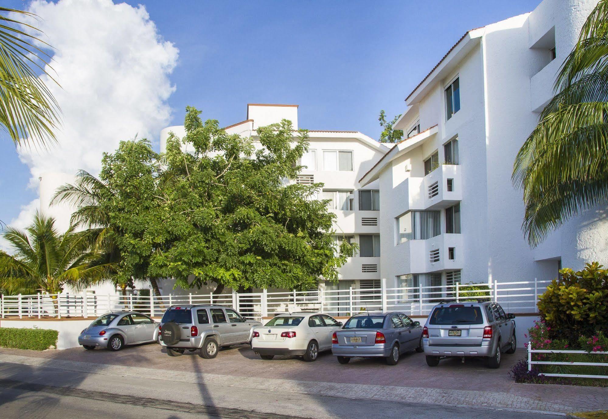 Las Gaviotas Hotel & Suites Cancún Exterior foto