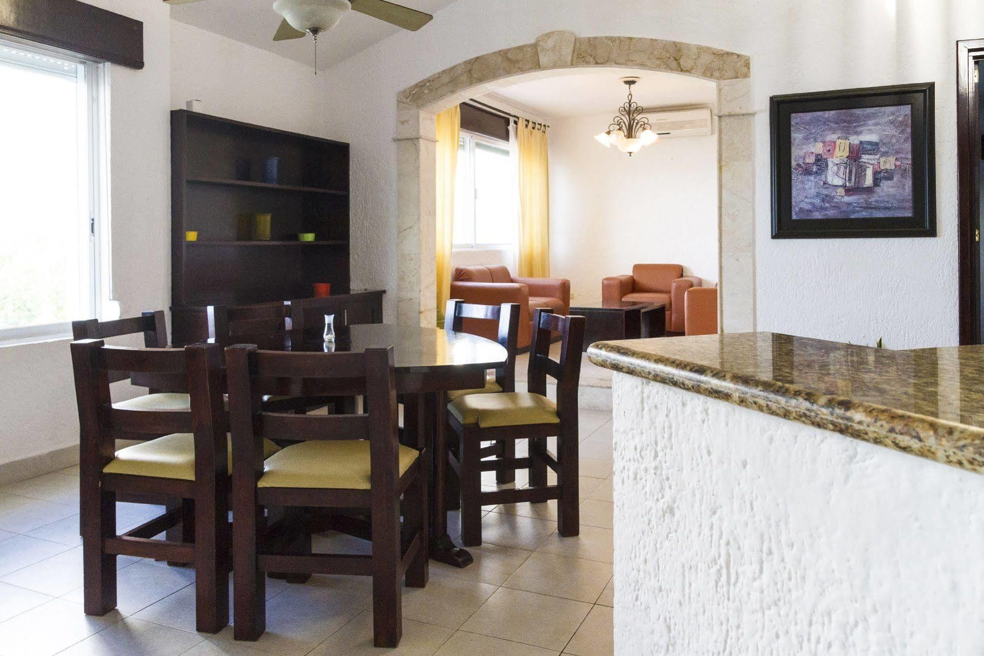 Las Gaviotas Hotel & Suites Cancún Exterior foto